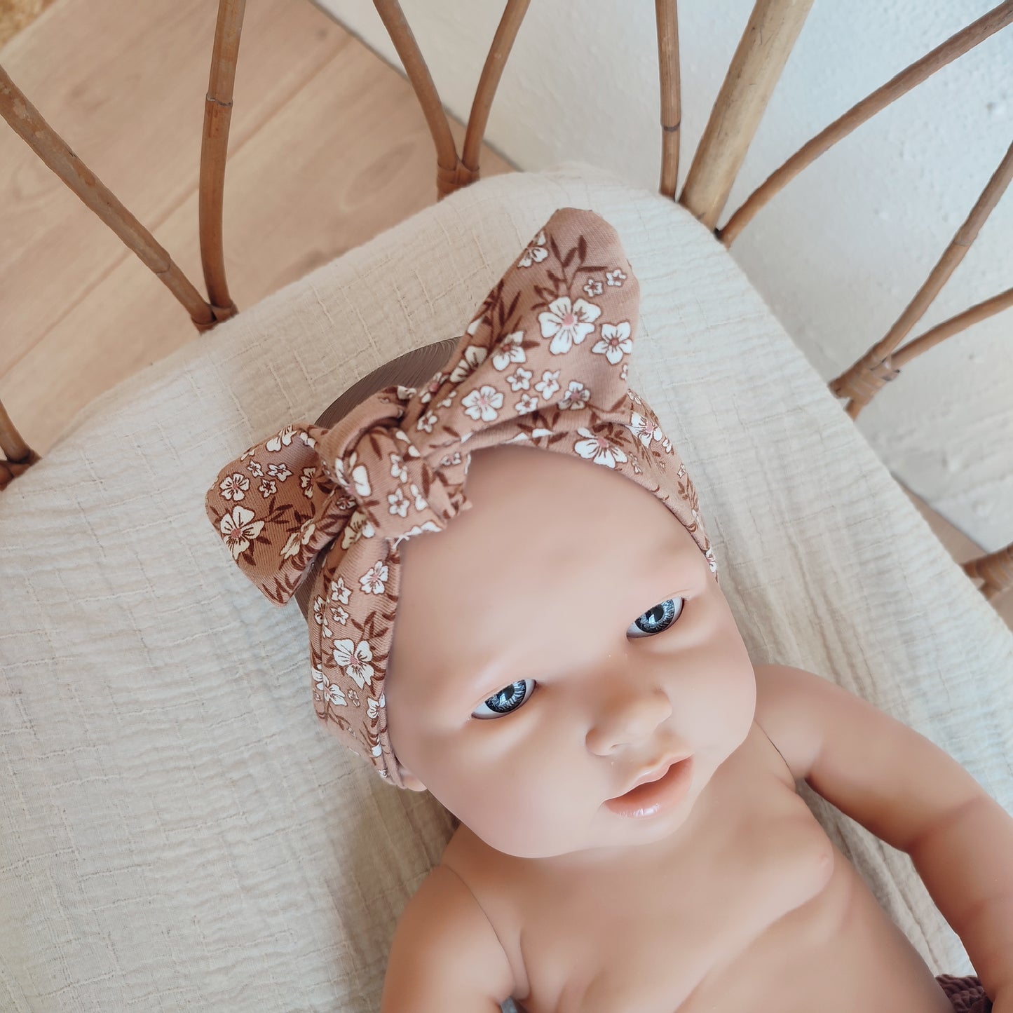 Haarband peach bloempjes