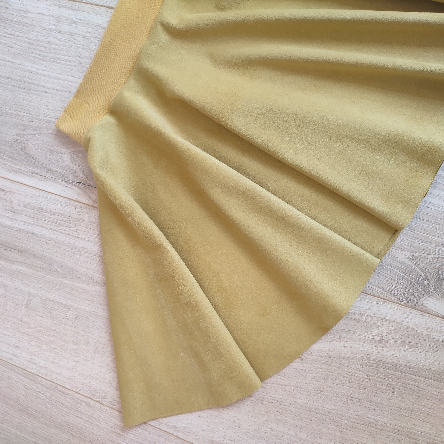 Zwier rokje suedine mosterd