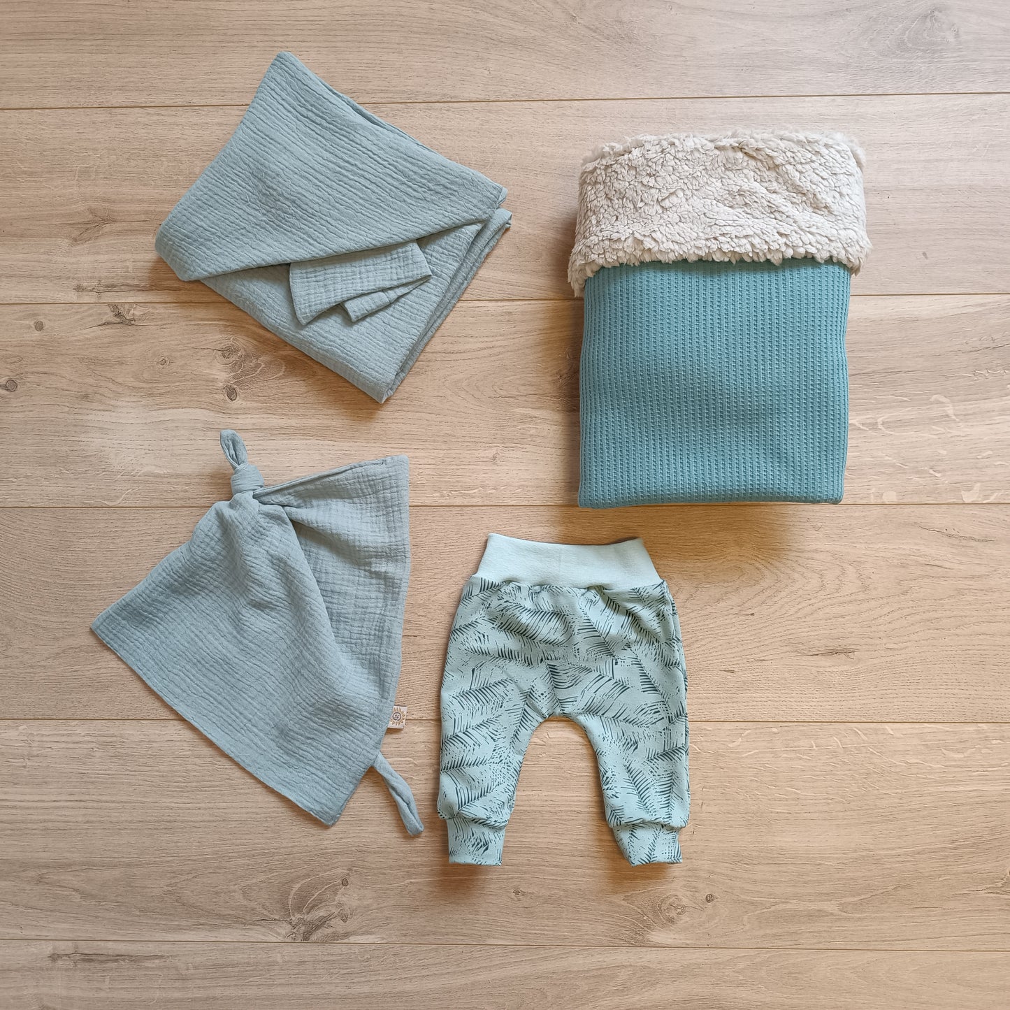 Geboortepakket leaf shelter