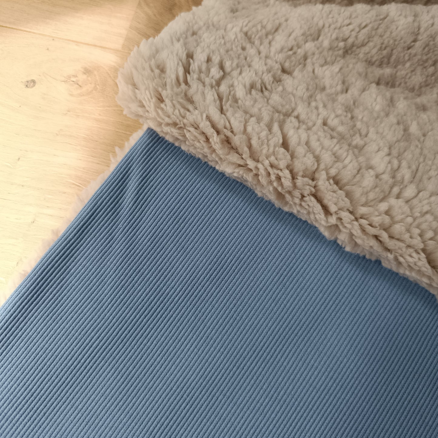 Dekentje rib staalblauw