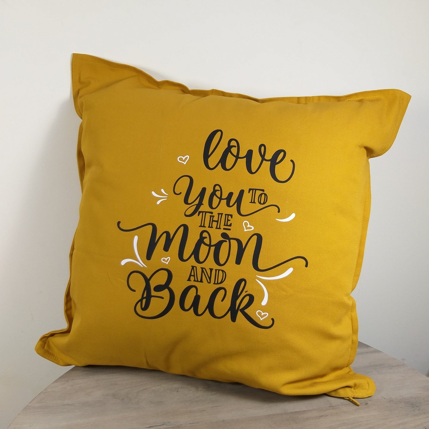 Kussen 'to the moon and back'