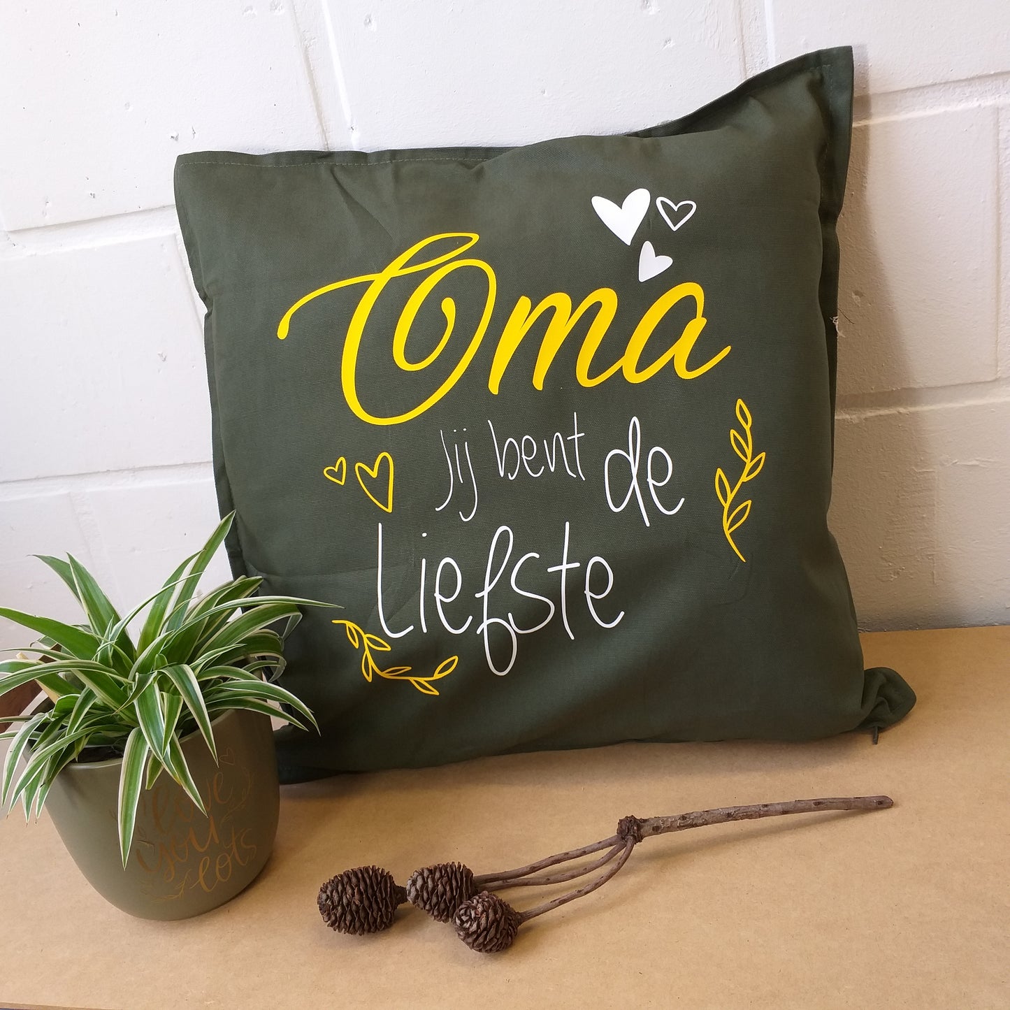 Kussen ' oma jij bent de liefste'