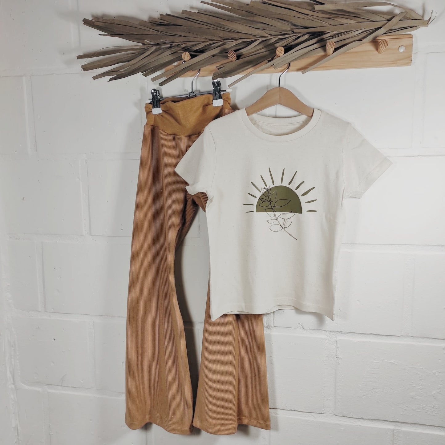 flared legging camel