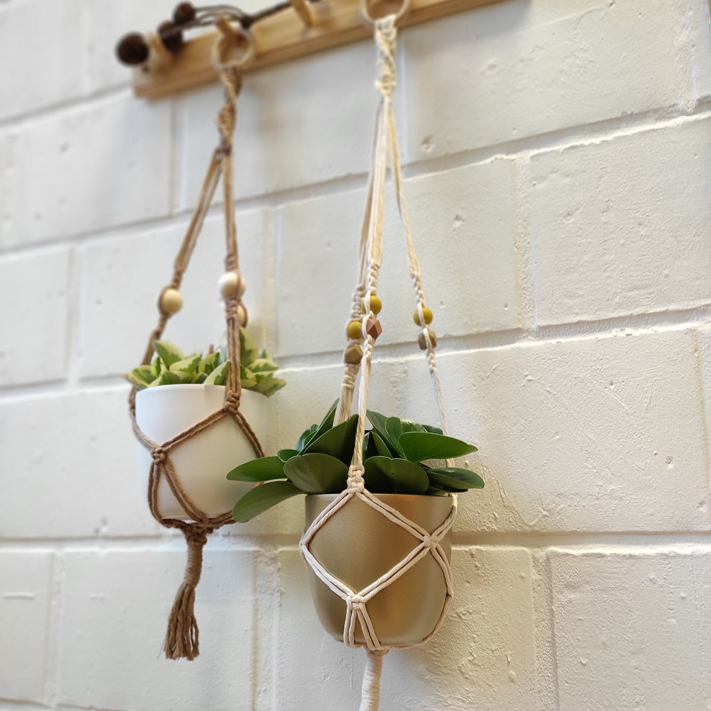 Potje met plantenhanger