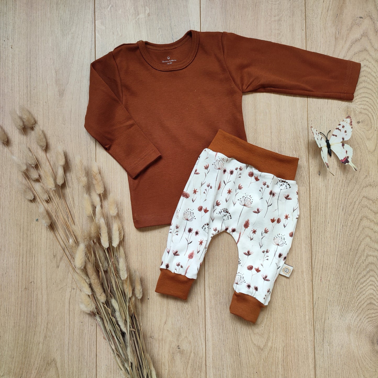 Broekje droogbloempjes