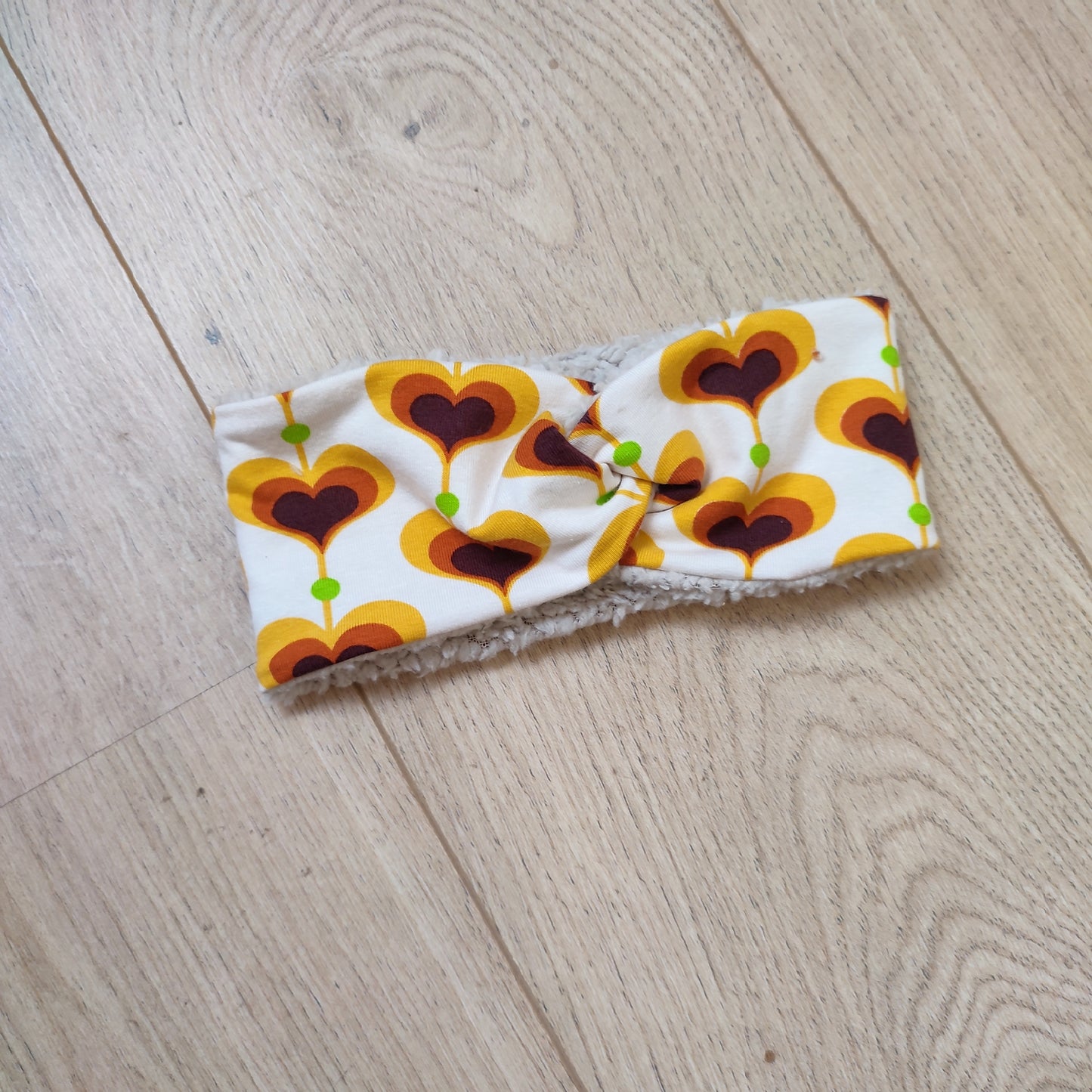 Warme haarband retro hartjes