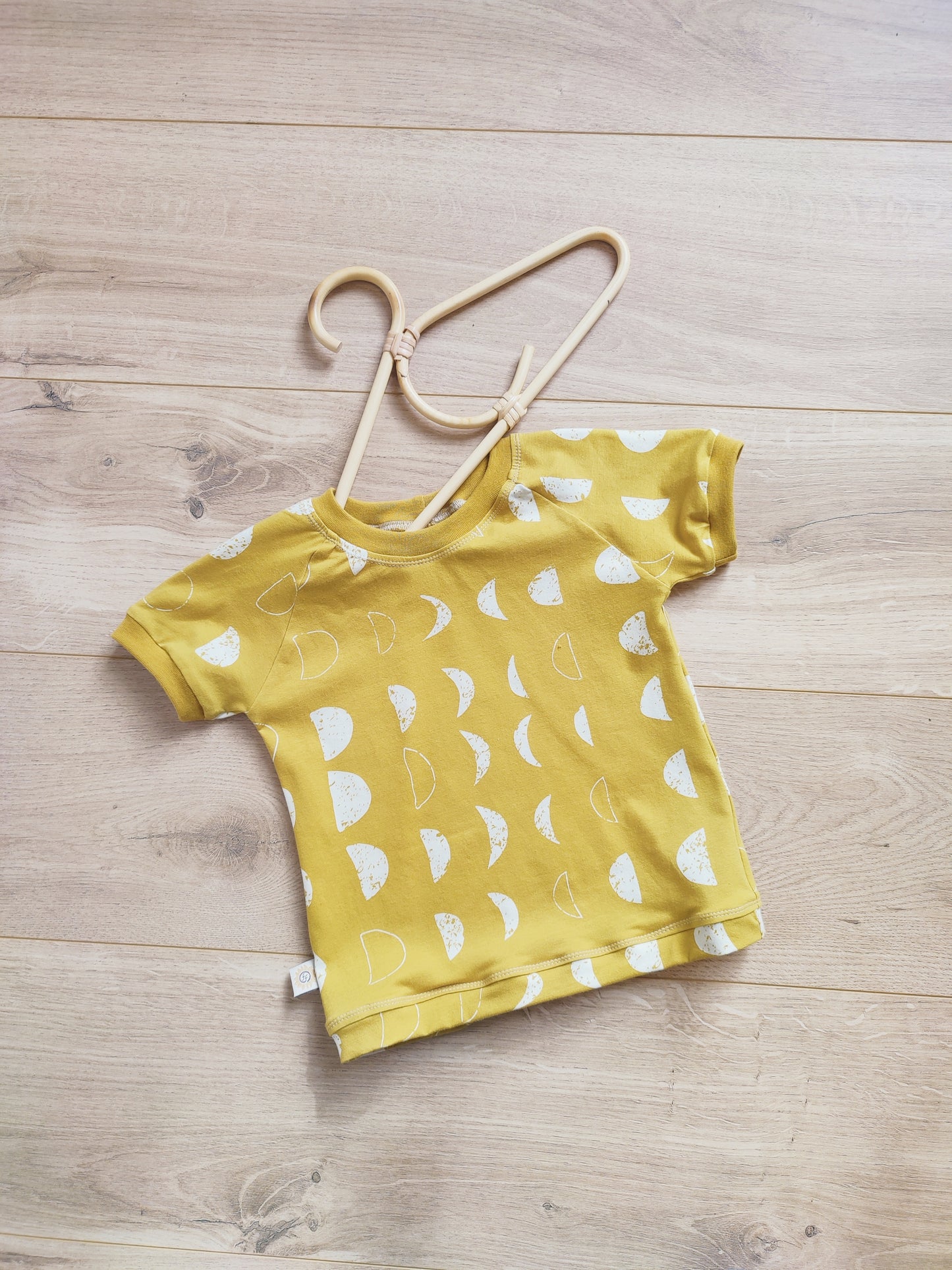 T-shirt moon