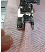 Janome Lap-naad voet (afgewerkte breedte 9mm)