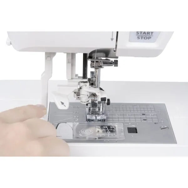 Janome Skyline S3 EA