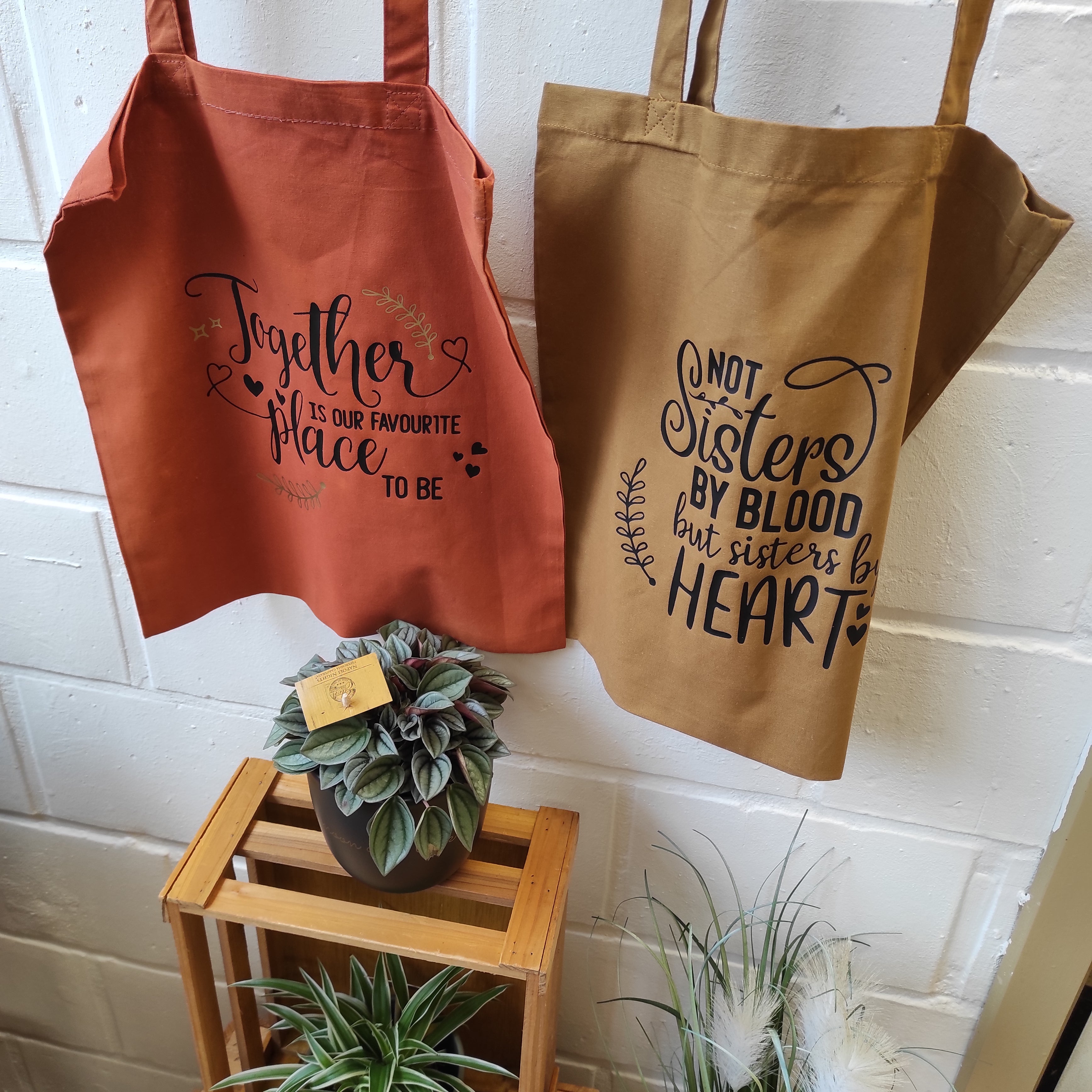 tote bag "Not sisters by blood but sisters by heart"